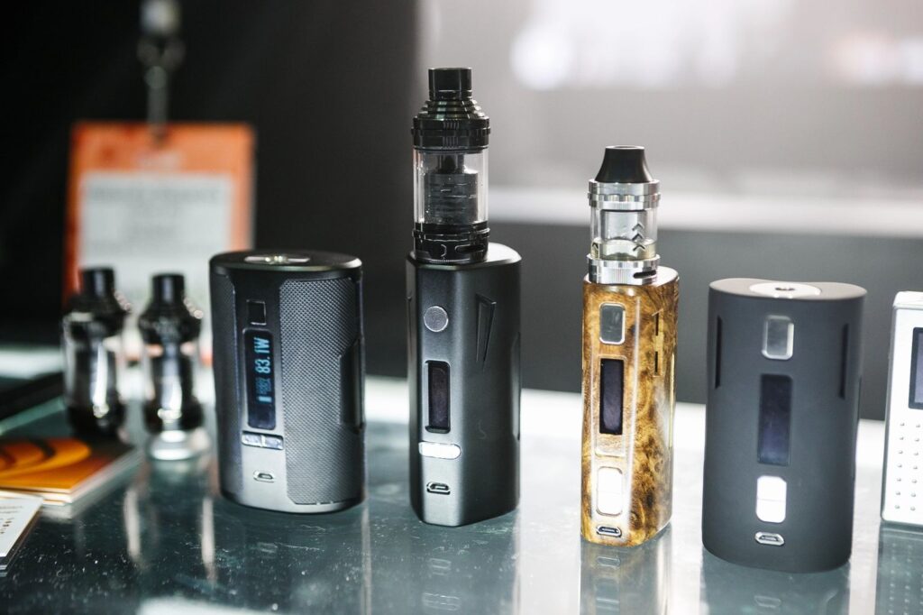 Vape mods with digital screens and bold finishes—explore top-tier gear at the most trusted vape shop in Tulsa.